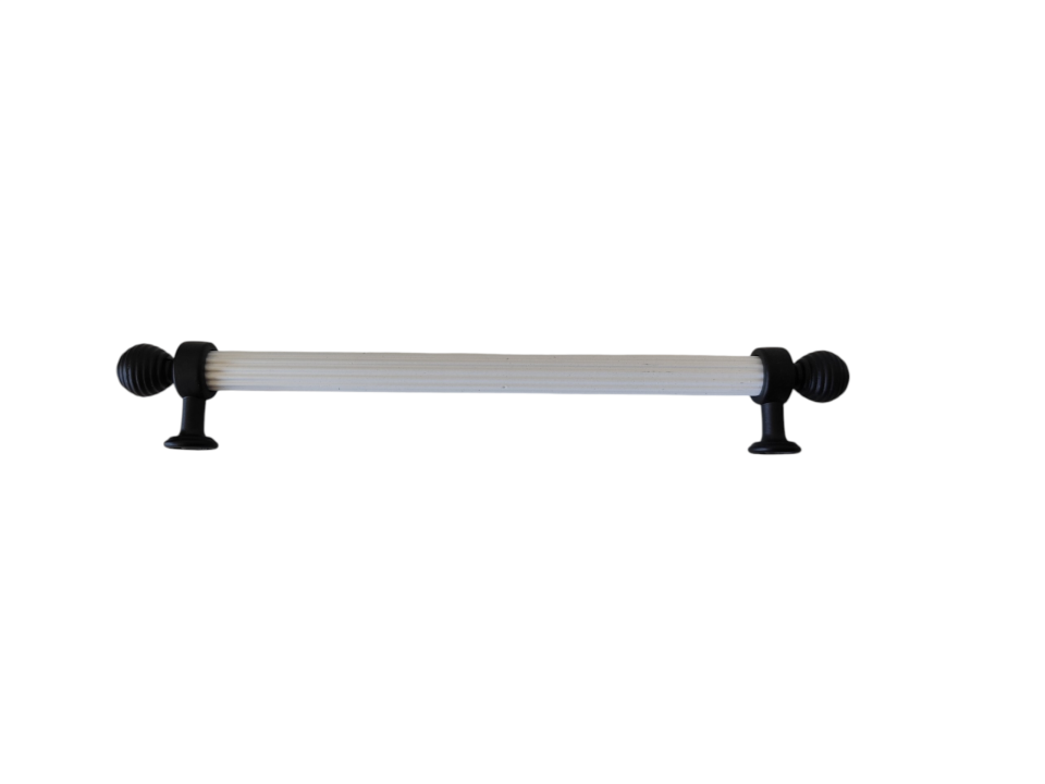 160 mm Beyaz Yuvarlak Siyah Başlı Dolap Kulpu – Modern Mutfak Dolabı ve Çekmece Kulpu