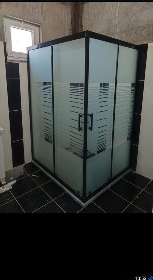 BURSA 5 MM SİYAH PROFİL ORTA ÇİZGİLİ DESEN KÖŞE CAM DUŞAKABİN